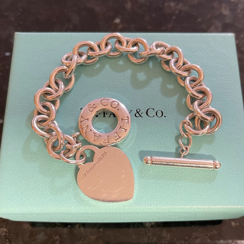 Authentic Tiffany & Co. Heart Toggle Bracelet 💕